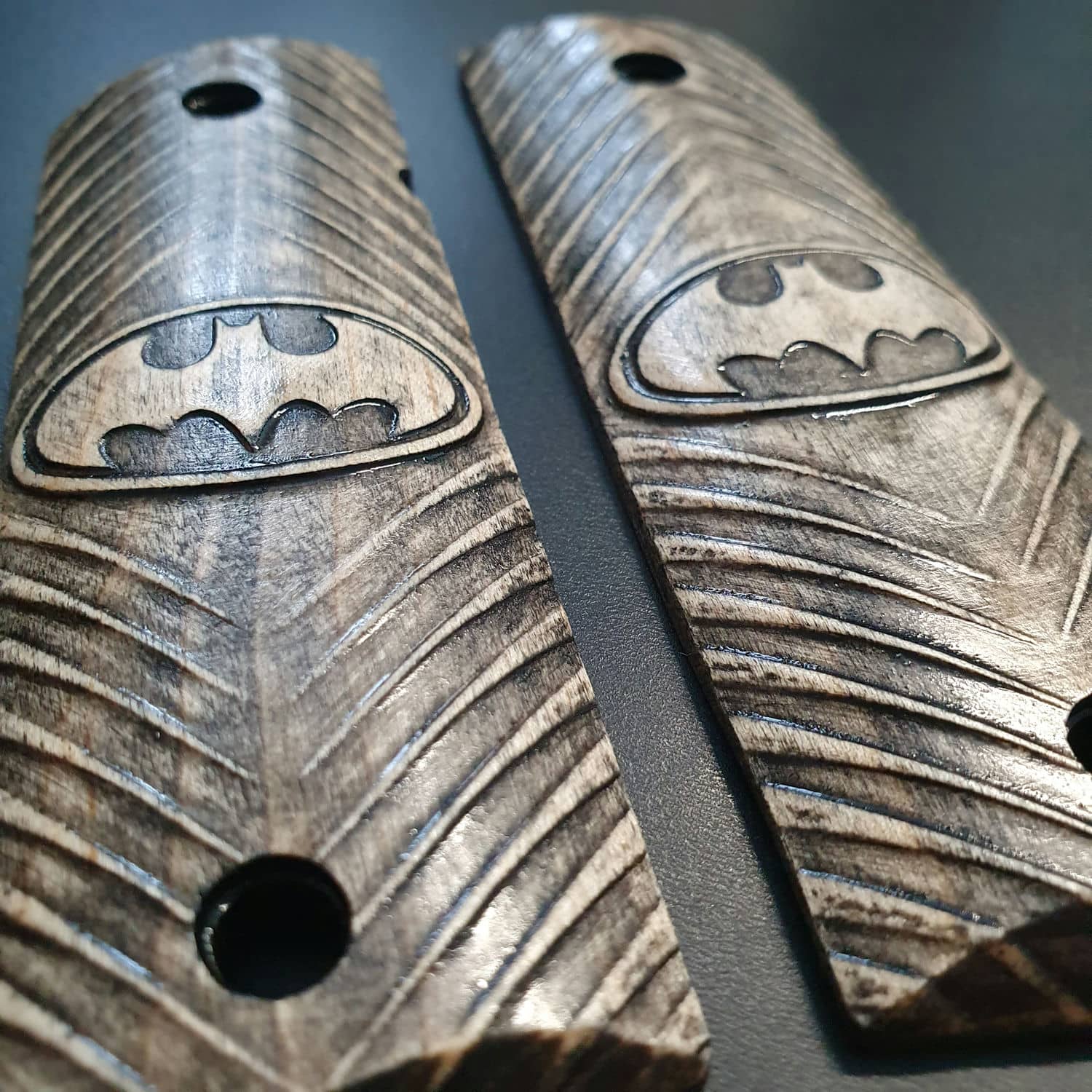1911 FULL SIZE Grips Black Nickel Dragon Ruby Stone Eye Ambi Cut...