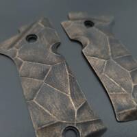 Beretta 80X Cheetah Maple Grips - Crack V2 (3169) / Hand-painted