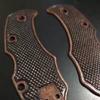 Spyderco Karahawk maple handle scales - Classic V2 Dark Cherry / hand-painted