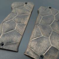 MAC Mle 1950 Maple Grips - Crack V2 (3169) / Hand-painted