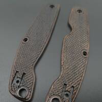 Spyderco Pattadese walnut handle scales - Classic V2 Dark / hand-painted