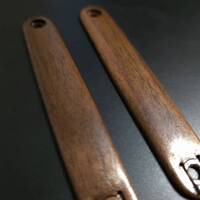 CIVIVI Crit walnut handle scales - Traditional / hand-painted