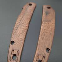 Spyderco Ikuchi walnut handle scales - Traditional / hand-painted