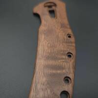 Zero Tolerance ZT 0308 walnut handle scales - Traditional / hand-painted