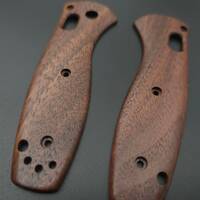 Benchmade Mini Barrage 585-02 walnut handle scales - Traditional / hand-painted