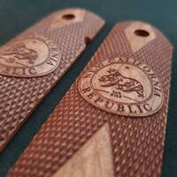 1911 Full-Size Magwell Maple Grips - New California Republic (3138) / Hand-painted