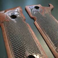 Beretta 92XI, 92GTS Maple Grips - Classic Dark Cherry / Hand-painted