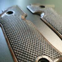 Beretta 80X Cheetah Walnut Grips - Classic V2 Dark / Hand-painted