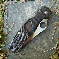 Kid Of Darkness Black - Spyderco Para Military 2 Cru-Wear Knife Scales by Svechnikov Knives