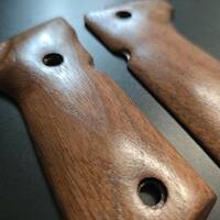 Traditional Walnut - Beretta 92, 92A1, 92G, 92FS, 96, 96A1, 98FS, 98A1, M9, M9A1 Grips