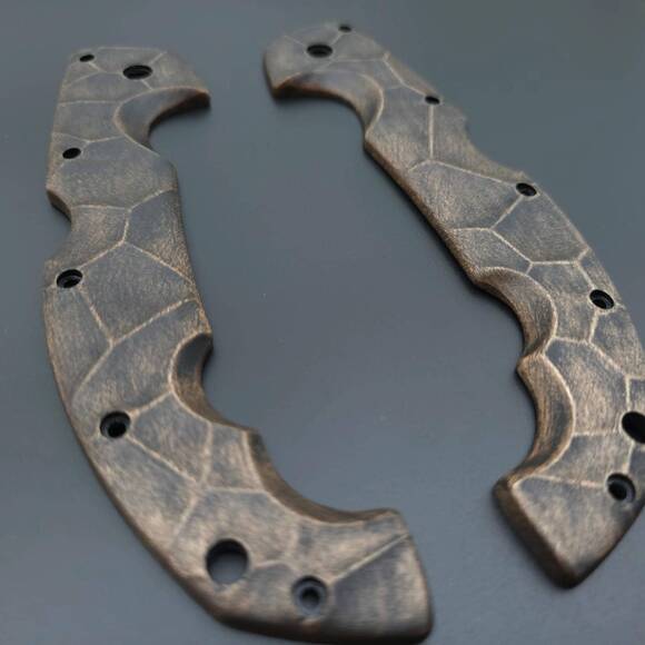 Cold Steel Voyager Extra Large maple handle scales - Crack V2 (3169) / hand-painted