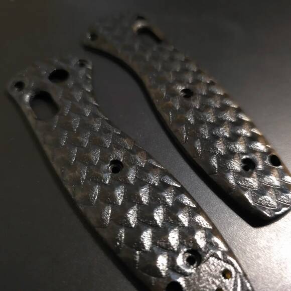 Dragon Scales Black - Benchmade Mini Barrage 585 Knife Scales by Svechnikov Knives
