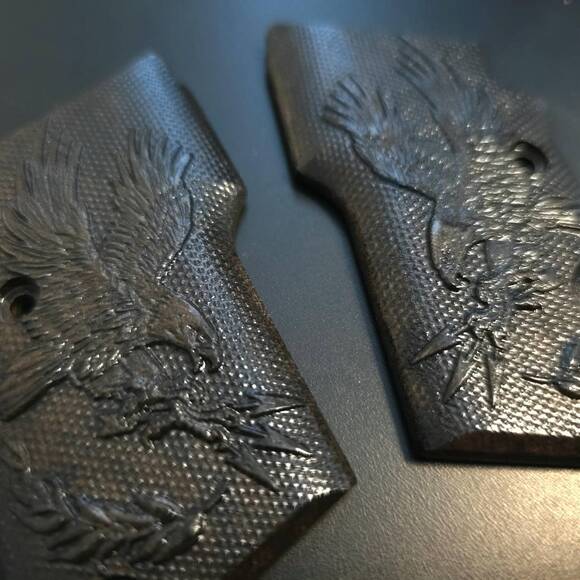 Eagle Arrows Black - Beretta 21A Bobcat Grips