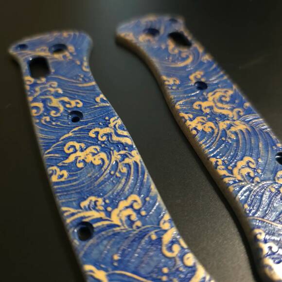 Benchmade Bailout 537 Maple Scales - Japan Wave / Hand-painted