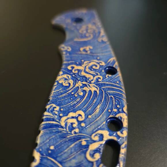 Hinderer XM-24 maple handle scales - Japan Wave / hand-painted