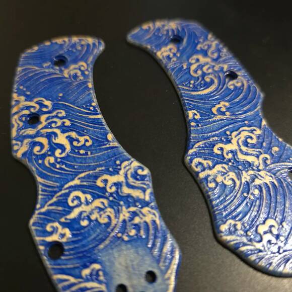 Spyderco Karahawk maple handle scales - Japan Wave / hand-painted