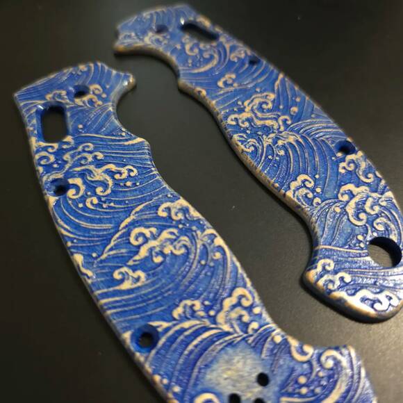 Spyderco Manix 2 XL maple handle scales - Japan Wave / hand-painted