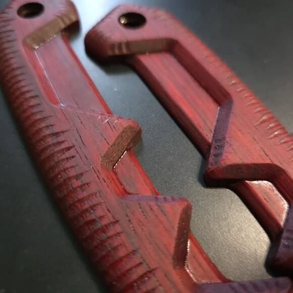 Extrema Ratio Fat Boy padauk handle scales - Traditional / hand-painted