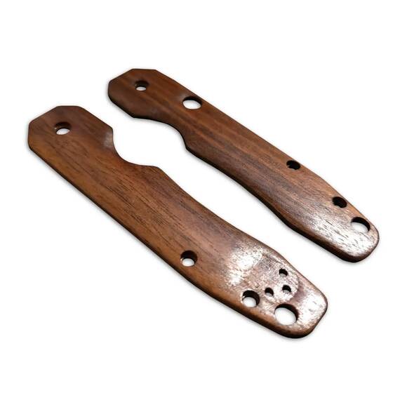 Traditional Walnut - Spyderco Smock Knife Scales by Svechnikov Knives