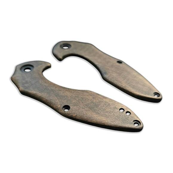 Kizer Minitherium maple handle scales - Traditional (3169) / hand-painted
