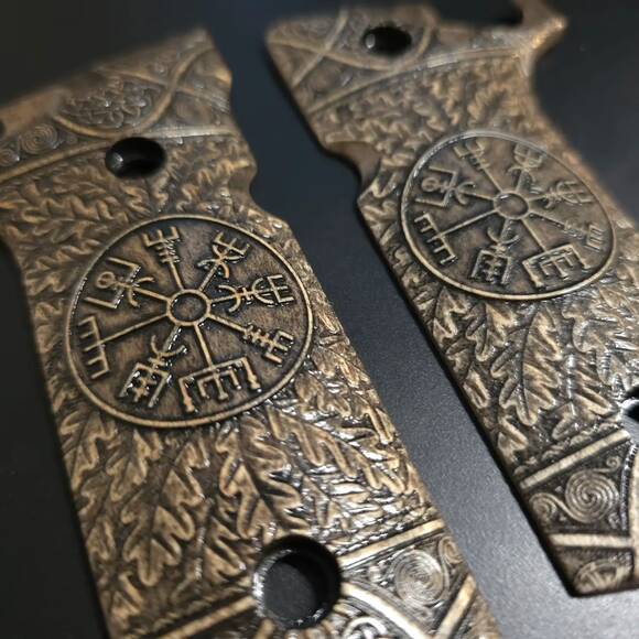 Beretta 92XI, 92GTS Maple Grips - Vegvisir / Hand-painted
