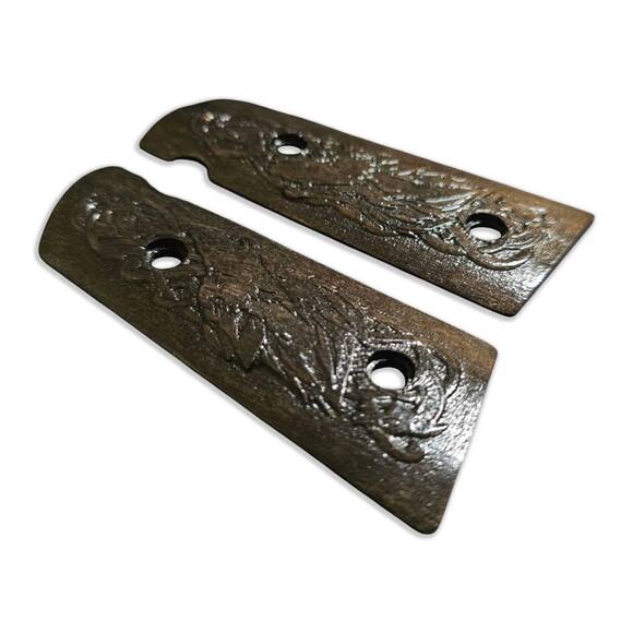 Daniel H9 Maple Grips - Wolves Black / Hand-painted
