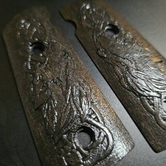 Daniel H9 Maple Grips - Wolves Black / Hand-painted