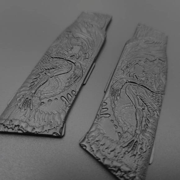 Laugo Arms Alien Creator, Remus Maple Grips - Alien Black / Hand-painted