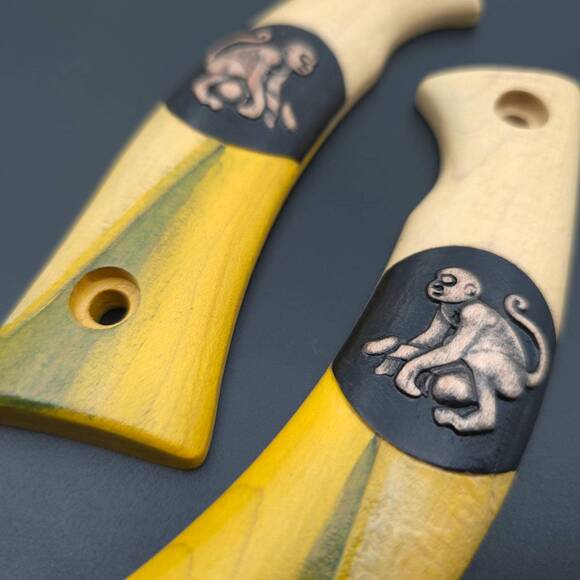 Ka-Bar Gunny KA5300 maple handle scales - Banana Monkey Boy / hand-painted