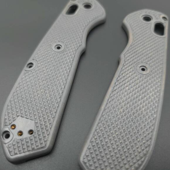 Benchmade Freek 560 maple handle scales - Classic V2 Grey / hand-painted