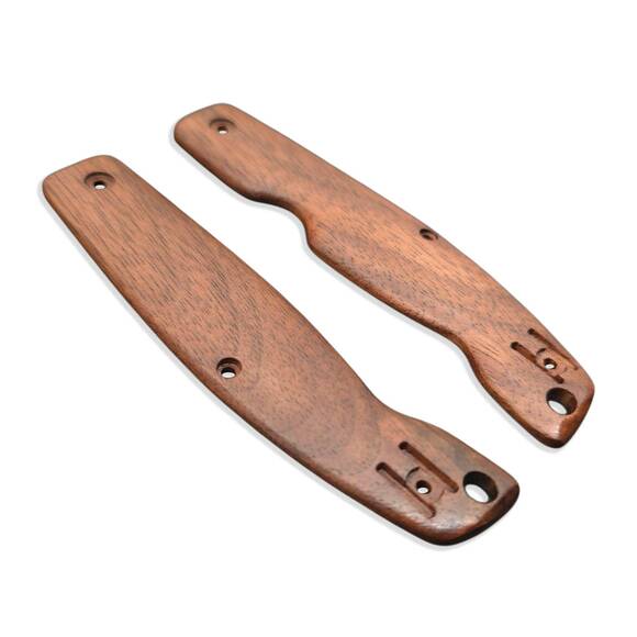 Spyderco Pattadese walnut handle scales - Traditional / hand-painted