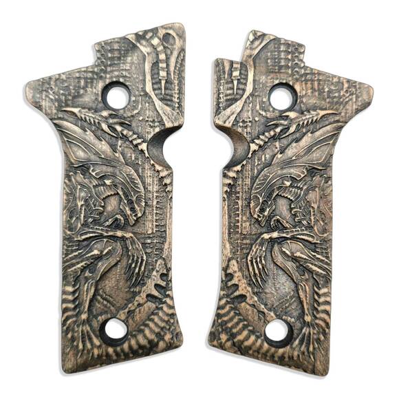 Beretta 80X Cheetah maple grips - Alien / hand-painted