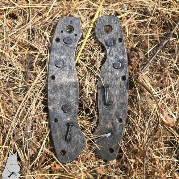 Spyderco Military maple handle scales - Barn Mistery by Artur Soikkeli