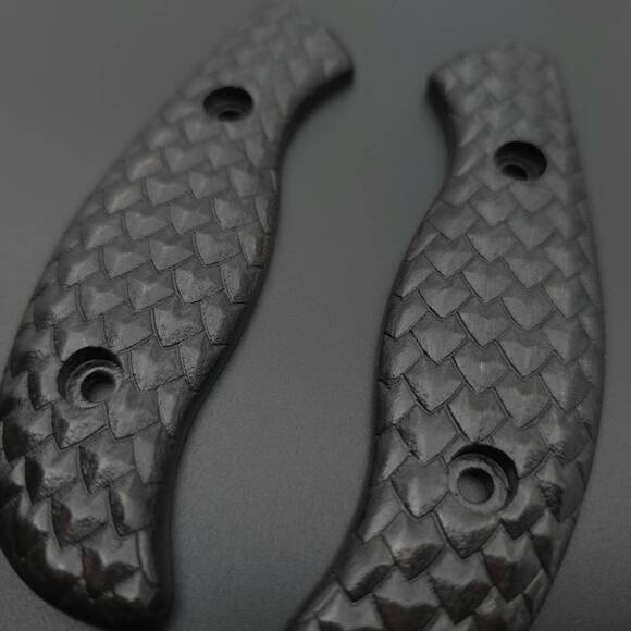 Spyderco Mule Team/2 maple handle scales - Dragon Scales Black / hand-painted
