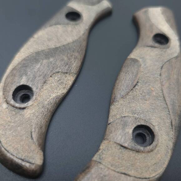 Spyderco Mule Team/2 maple handle scales - Textured V3 / hand-painted