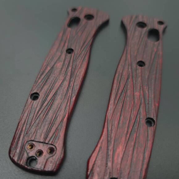 Benchmade Bailout 537 Maple Scales - Fibers Dark Blood / Hand-painted