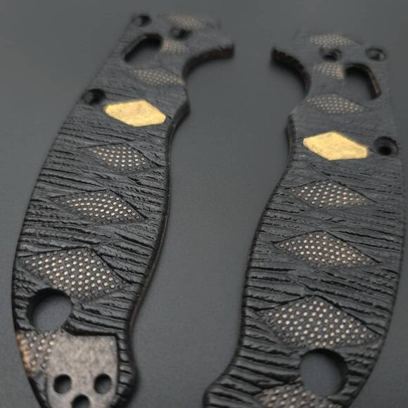 Spyderco Manix 2 maple handle scales - Katana Black Gold Coin / hand-painted