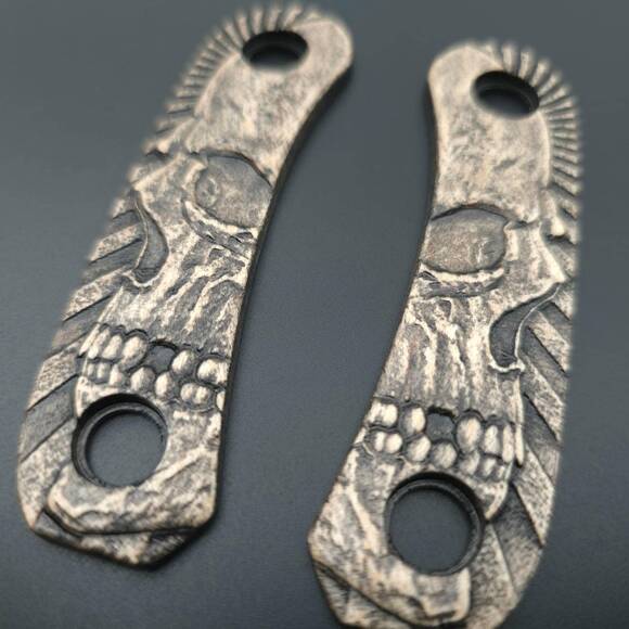 Knafs Lander 4 maple handle scales - Rise Up Skull / hand-painted