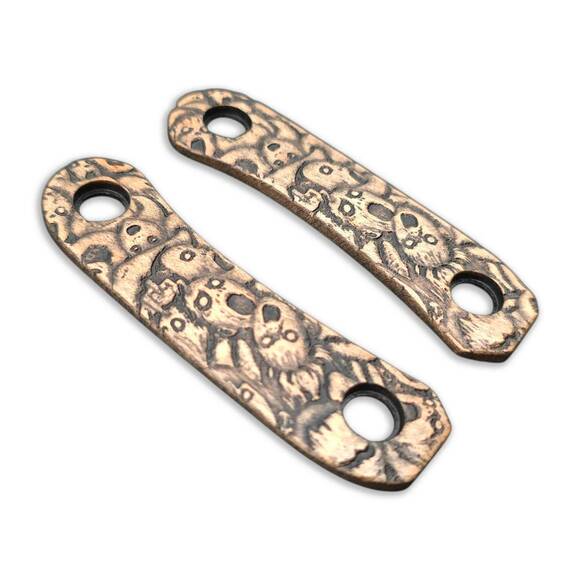Knafs Lander 4 maple handle scales - Scared Faces / hand-painted