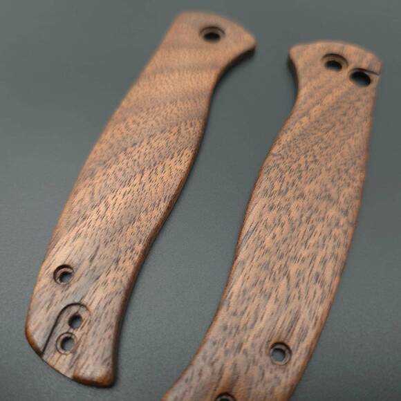 CIVIVI Incindie walnut handle scales - Traditional / hand-painted