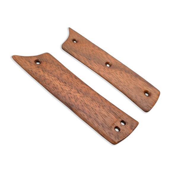 Chaves Scapegoat Street walnut handle scales - Traditional / hand-painted