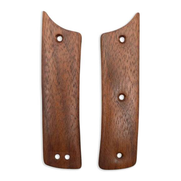 Chaves Scapegoat Street walnut handle scales - Traditional / hand-painted