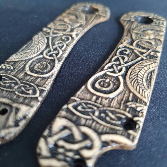CIVIVI Elementum maple handle scales - Celtic Gates / hand-painted