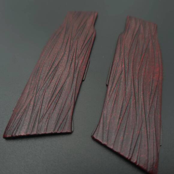 Laugo Arms Alien Creator, Remus Maple Grips - Fibers Dark Blood / Hand-painted