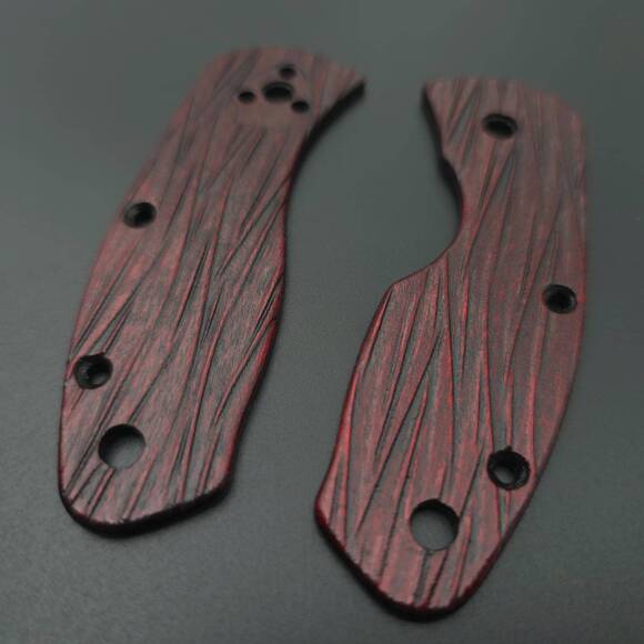 Spyderco Ambitious maple handle scales - Fibers Dark Blood / hand-painted