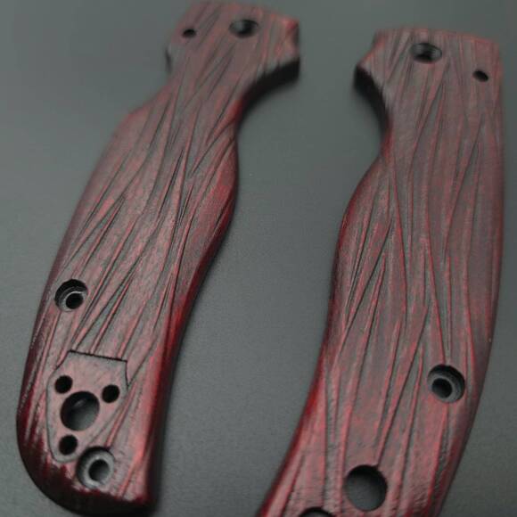 Spyderco Shaman maple handle scales - Fibers Dark Blood / hand-painted