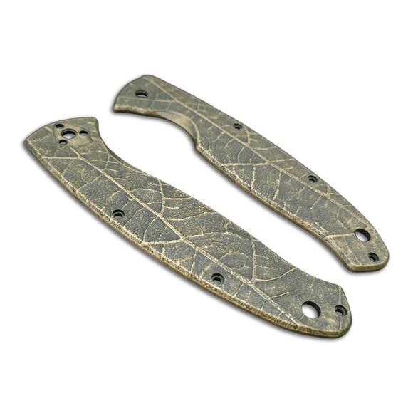 Spyderco Resilience Tip Down maple handle scales - Leaf Dark Green / hand-painted