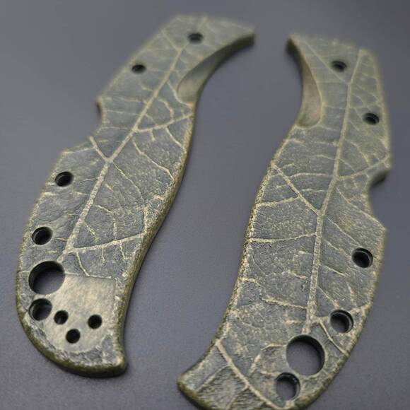 Spyderco RockJumper/LeafJumper maple handle scales - Leaf Dark Green / hand-painted