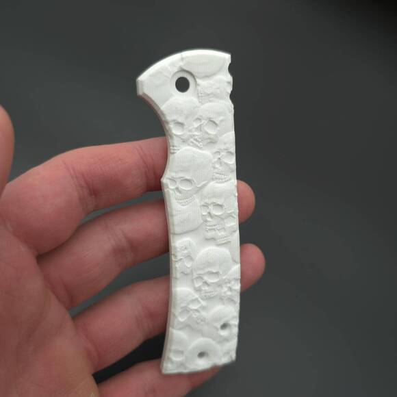 Chaves Redencion 229 G10 handle scale - Skulls Mountain White / hand-painted
