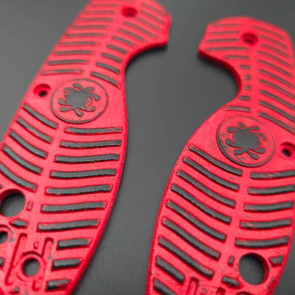 Spyderco Efficient maple handle scales - Spydie Red Roughness / hand-painted
